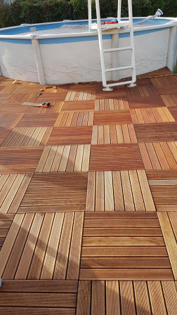 Terrasse en dalles Bangkirai avec piscine