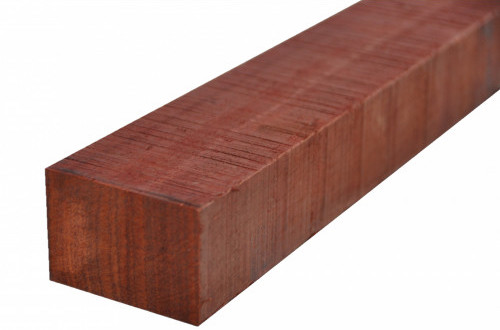 Lambourd en bois exotique brun rouge Padouk vue de 45 degré
