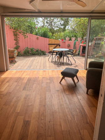 Parquet en Teck Brosse contrecolle de chez sundeck.fr