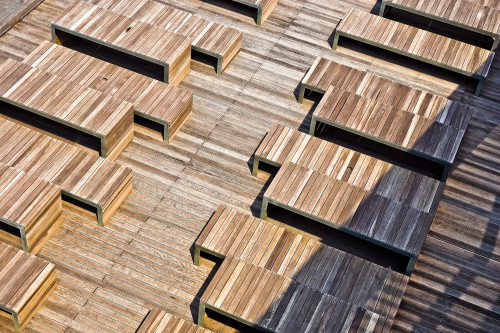 Réalisation d'une terrasse en bois clair