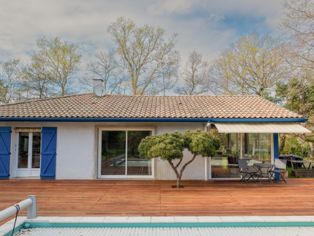 Terrasse Merbau dans les Landes